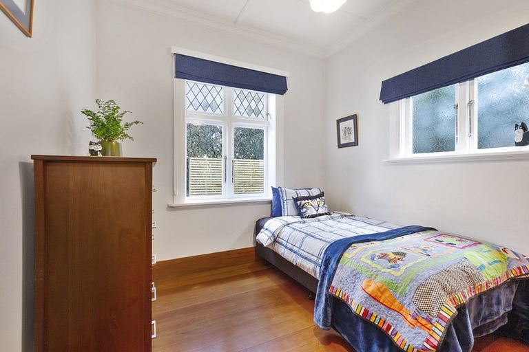 Photo of property in 11 Tio Tio Road, Miramar, Wellington, 6022