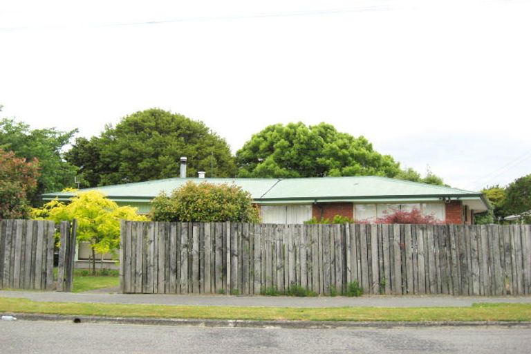 Photo of property in 14 Oakdale Street, Avonhead, Christchurch, 8042
