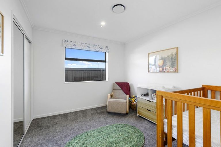 Photo of property in 17 Chimango Place, Rolleston, 7615