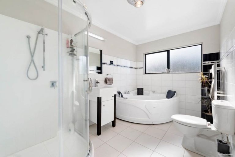 Photo of property in 8 Ellivani Rise, Pukekohe, 2120