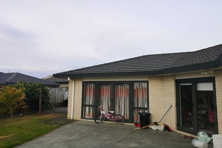 Photo of property in 22 Maghera Drive, East Tamaki Heights, Auckland, 2016