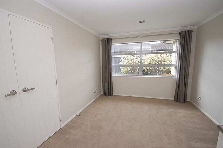 Photo of property in 1 Bankside Road, Silverdale, 0932