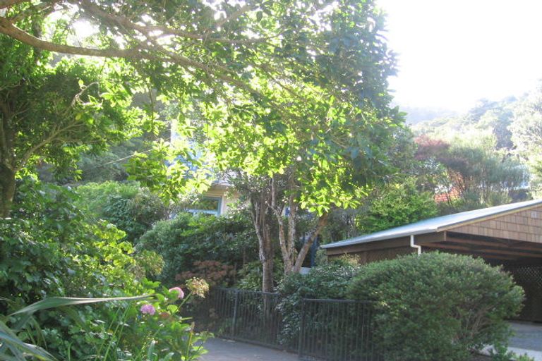 Photo of property in 39 Kotari Road, Days Bay, Lower Hutt, 5013