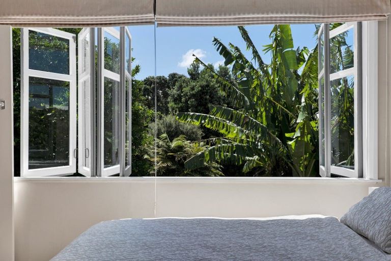 Photo of property in 38 Lawry Street, Blagdon, New Plymouth, 4310