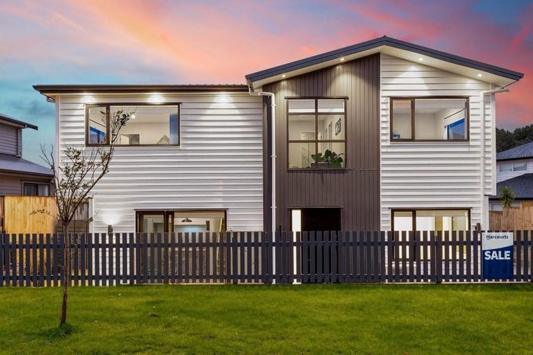 Photo of property in 79a Granville Drive, Massey, Auckland, 0614