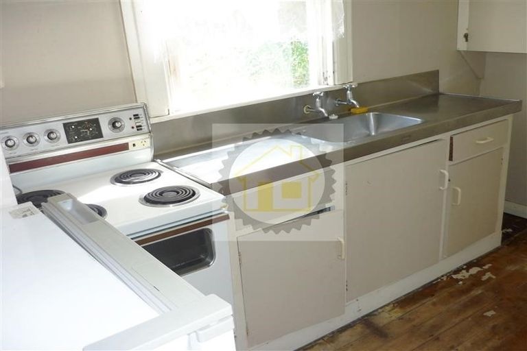 Photo of property in 1 Phillips Street, Kensington, Dunedin, 9011