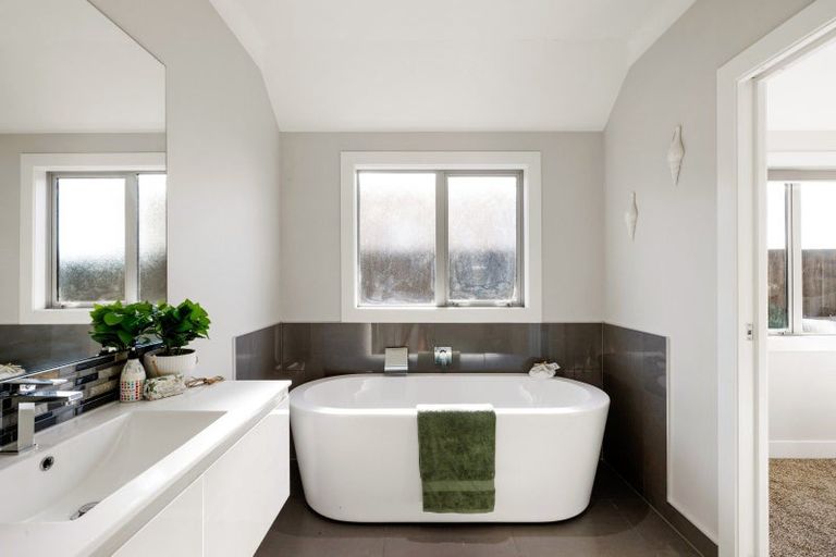 Photo of property in 160 Cumberland Drive, Flagstaff, Hamilton, 3210