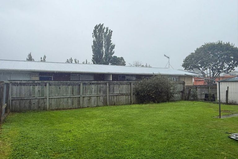 Photo of property in 6 Golf Road, Manor Park, Lower Hutt, 5019