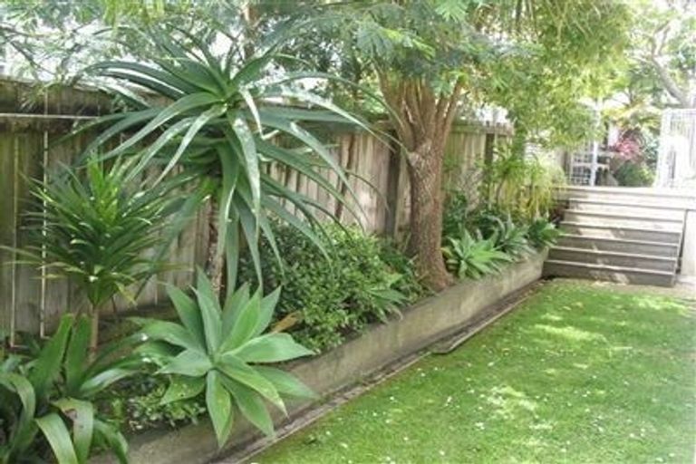 Photo of property in 84 Aberdeen Road, Campbells Bay, Auckland, 0620