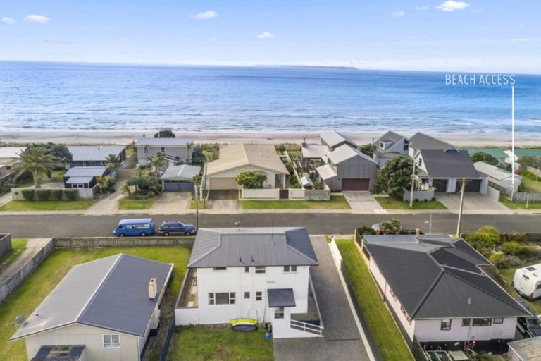 Photo of property in 22 Karewa Parade, Papamoa Beach, Papamoa, 3118