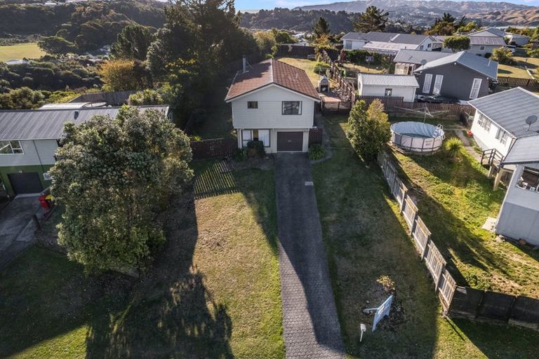 Photo of property in 4 Gaff Place, Whitby, Porirua, 5024
