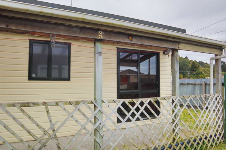 Photo of property in 11 Thompson Street, Greymouth, 7805