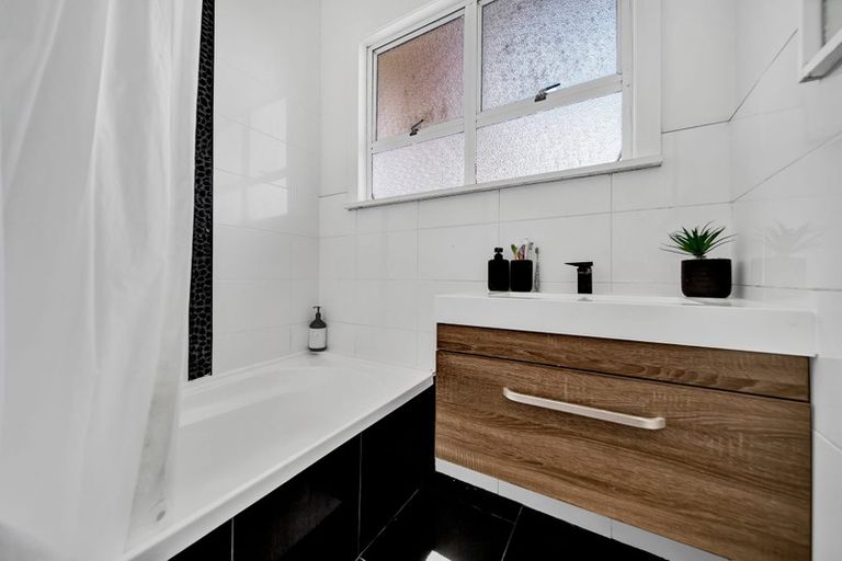 Photo of property in 165 Waihi Road, Hawera, 4610