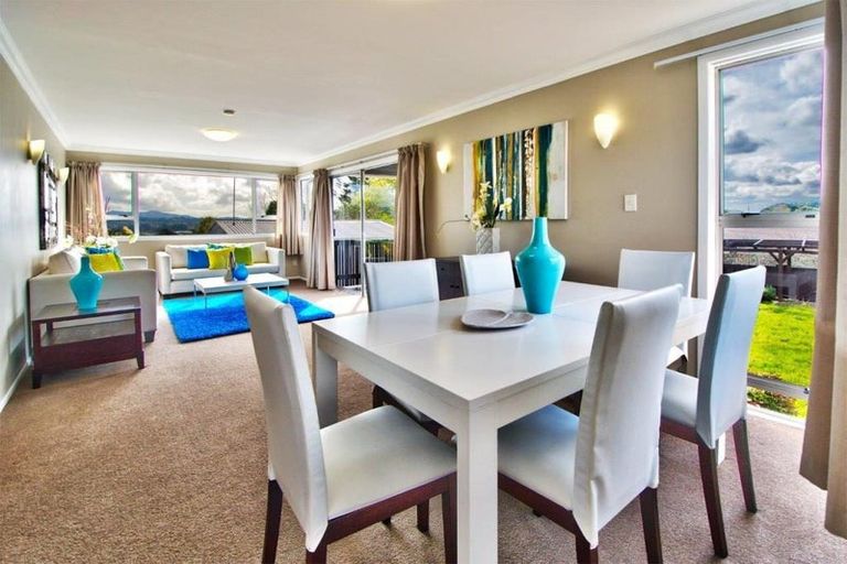 Photo of property in 4204a Great North Road, Glendene, Auckland, 0602