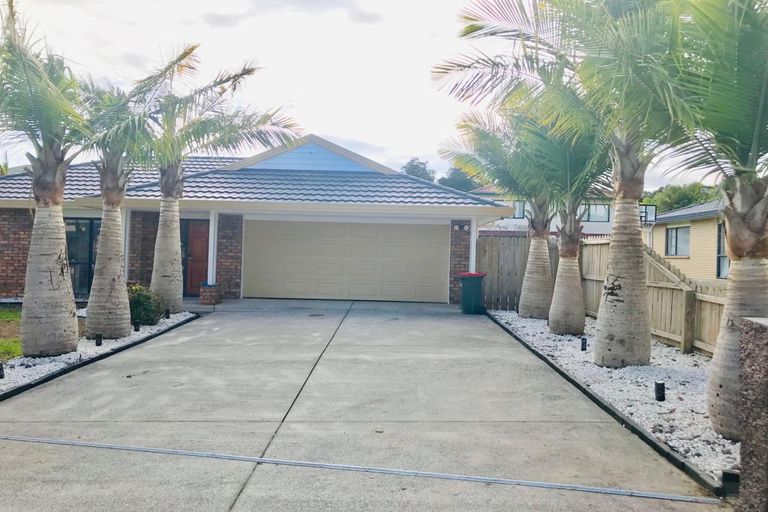 Photo of property in 66 De Havilland Drive, Goodwood Heights, Auckland, 2105