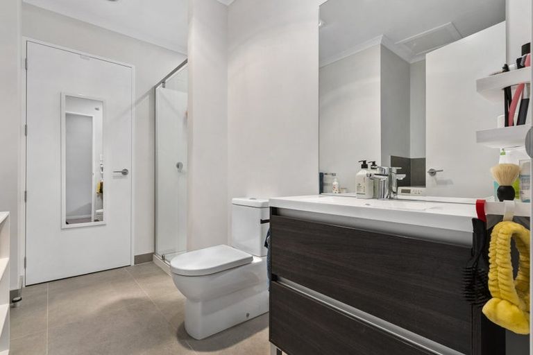 Photo of property in 3/73 Hobsonville Point Road, Hobsonville, Auckland, 0616