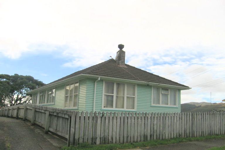 Photo of property in 9 Turkington Street, Tawa, Wellington, 5028