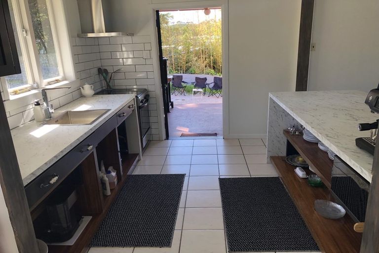 Photo of property in 12 Komiti Road, Tinopai, 0593