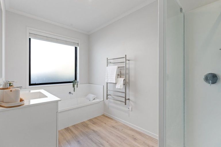 Photo of property in 118 Whakaturou Crescent, Pyes Pa, Tauranga, 3112