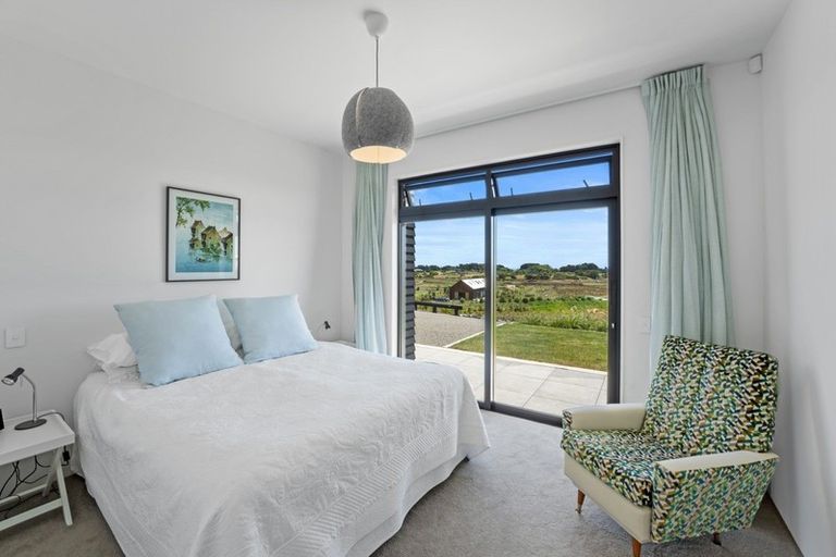 Photo of property in 80 Harakeke Road, Te Horo, Otaki, 5581