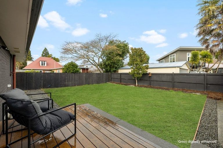 Photo of property in 1 Nutfield Lane, Cashmere, Christchurch, 8022