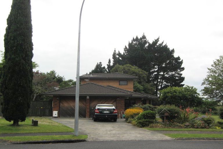 Photo of property in 22 Reynard Terrace, Conifer Grove, Takanini, 2112