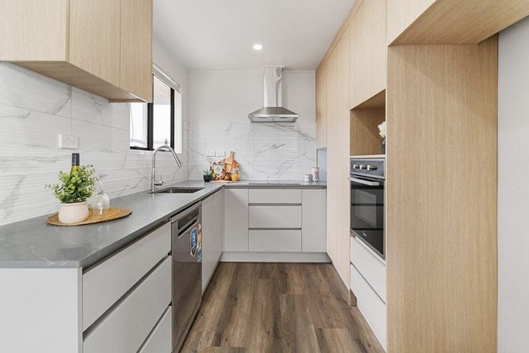 Photo of property in 1/47 Taitimu Drive, Weymouth, Auckland, 2103