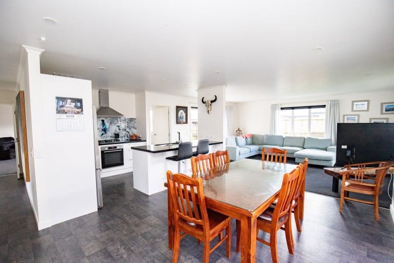 Photo of property in 8 Costello Drive, Ngatea, 3503