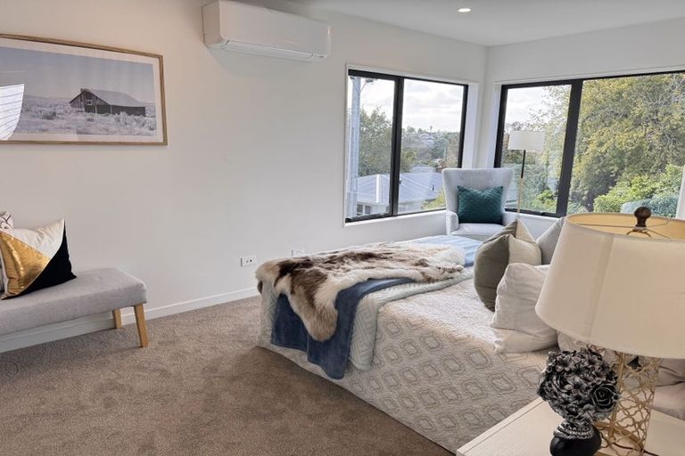 Photo of property in 21d Barron Drive, Green Bay, Auckland, 0604