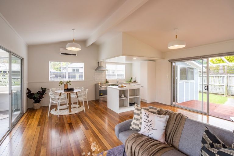 Photo of property in 23 Greenaway Road, Waikanae, 5036