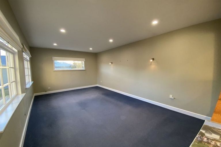 Photo of property in 38 Alpha Avenue, Strowan, Christchurch, 8052