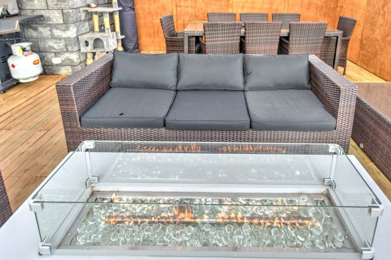 Photo of property in 176 Seaward Road, Edendale, 9825