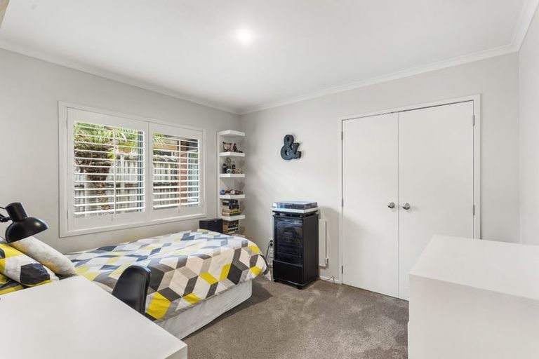 Photo of property in 41 Saltwood Street, Red Beach, 0932