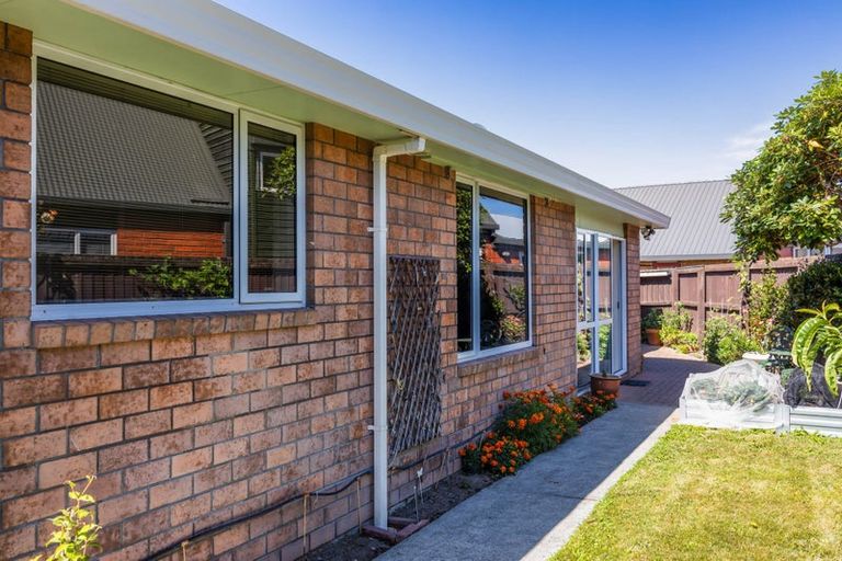 Photo of property in 1/129 Vagues Road, Northcote, Christchurch, 8052