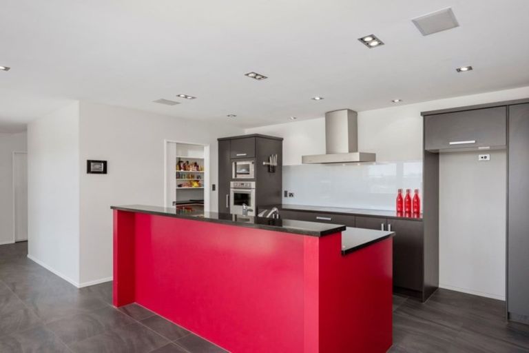 Photo of property in 115 Oriental Parade, Papamoa Beach, Papamoa, 3118