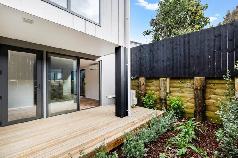 Photo of property in 17 Pukakaho Lane, Papatoetoe, Auckland, 2025
