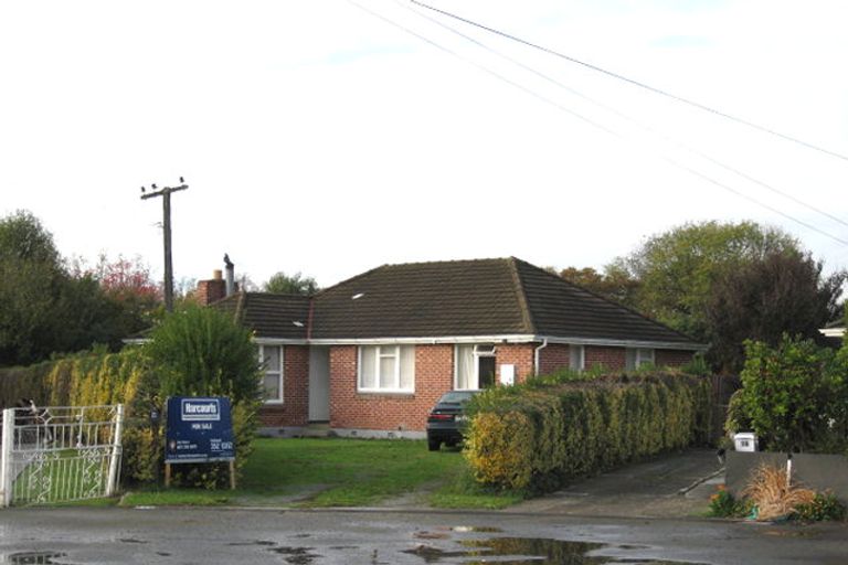 Photo of property in 18 Lambeth Crescent, Northcote, Christchurch, 8052