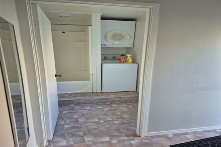 Photo of property in 2 Lexington Drive, Botany Downs, Auckland, 2010