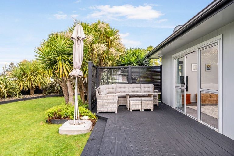 Photo of property in 15 Escort Grove, Awapuni, Palmerston North, 4412