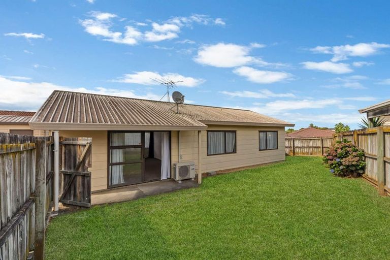 Photo of property in 399b Roscommon Road, Clendon Park, Auckland, 2103