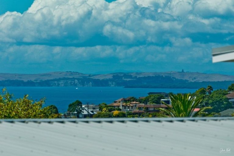 Photo of property in 54a Penzance Road, Mairangi Bay, Auckland, 0630