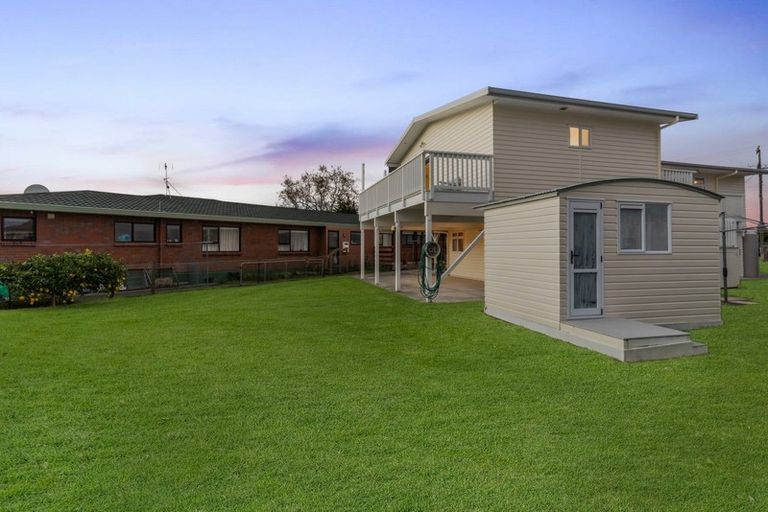 Photo of property in 220 Centreway Road, Orewa, 0931