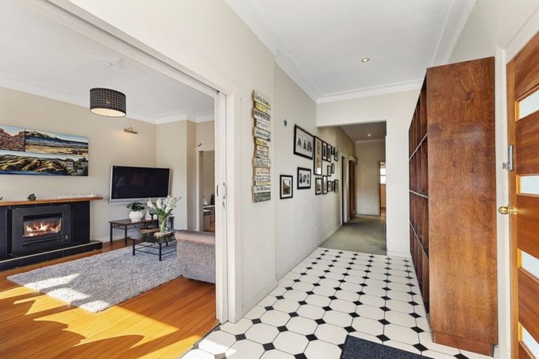 Photo of property in 19 Cavendish Square, Strathmore Park, Wellington, 6022