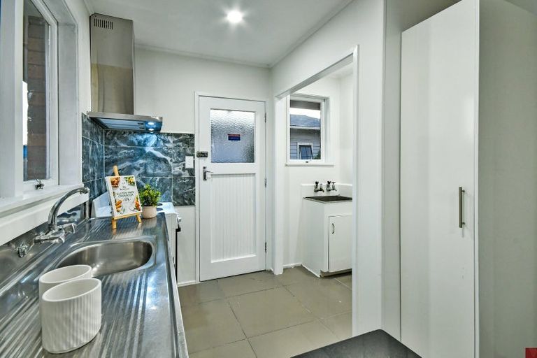 Photo of property in 1/12 Reagan Road, Manukau, Auckland, 2025