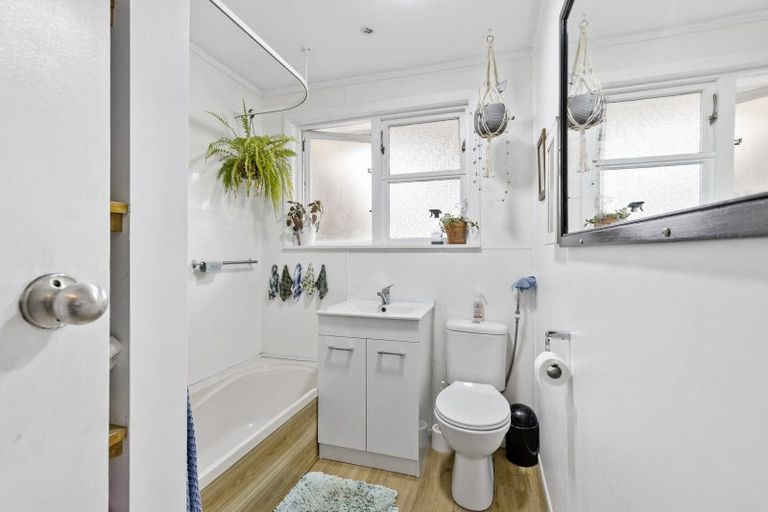 Photo of property in 12 Collins Crescent, Feilding, 4702