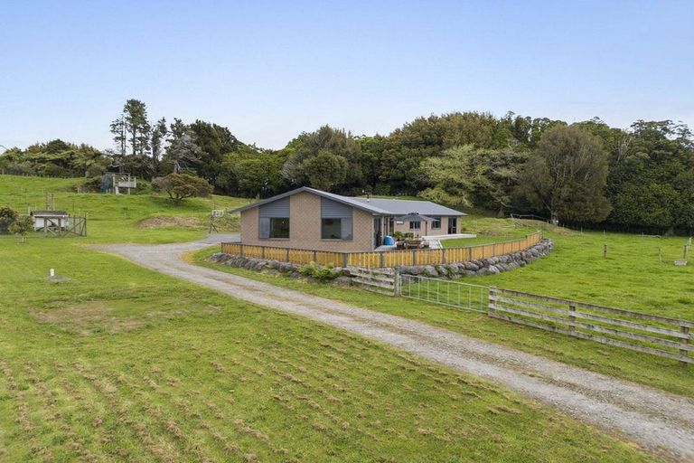 Photo of property in 130 Hurworth Road, Hurworth, New Plymouth, 4371