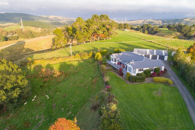 Photo of property in 122 Pahiatua Aokautere Road, Aokautere, Palmerston North, 4471