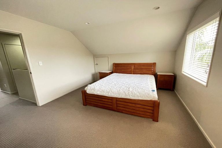 Photo of property in 2/19 Nimstedt Avenue, Oteha, Auckland, 0632