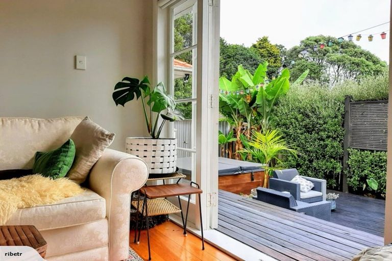 Photo of property in 2 Jutland Road, Pukekohe, 2120