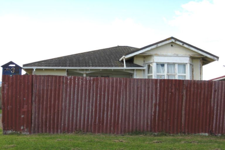 Photo of property in 30 Aotea Street, Castlecliff, Whanganui, 4501